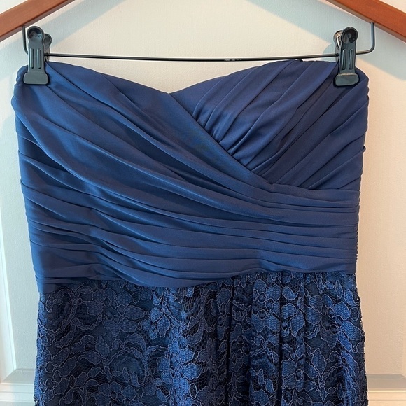 David's Bridal Short Bridesmaid Dress with Sweetheart Neckline - Picture 7 of 16